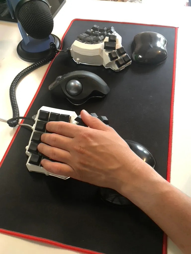 Dactyl Manuform split ergonomic keyboard