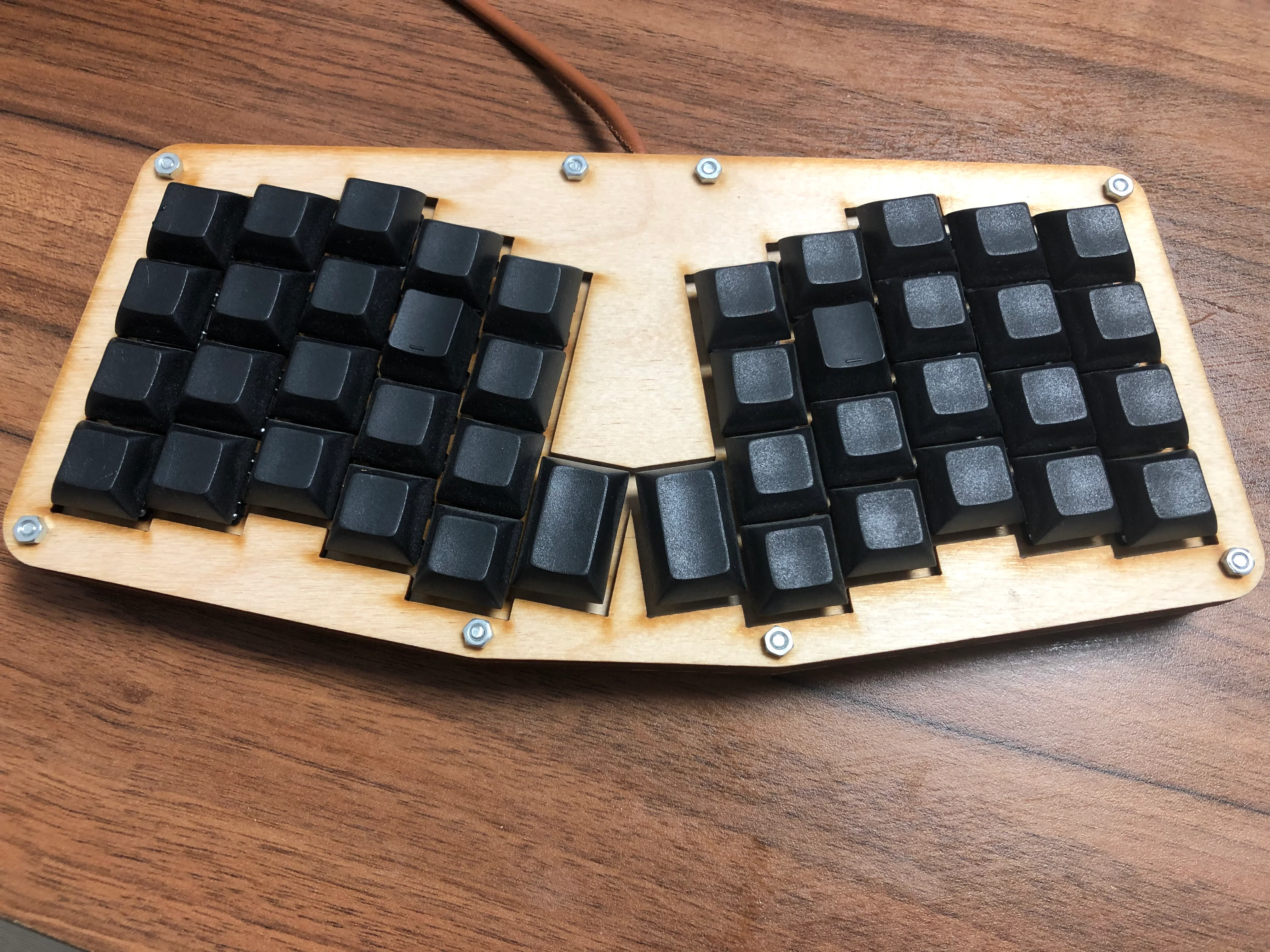 Atreus semi-split keyboard in plywood case